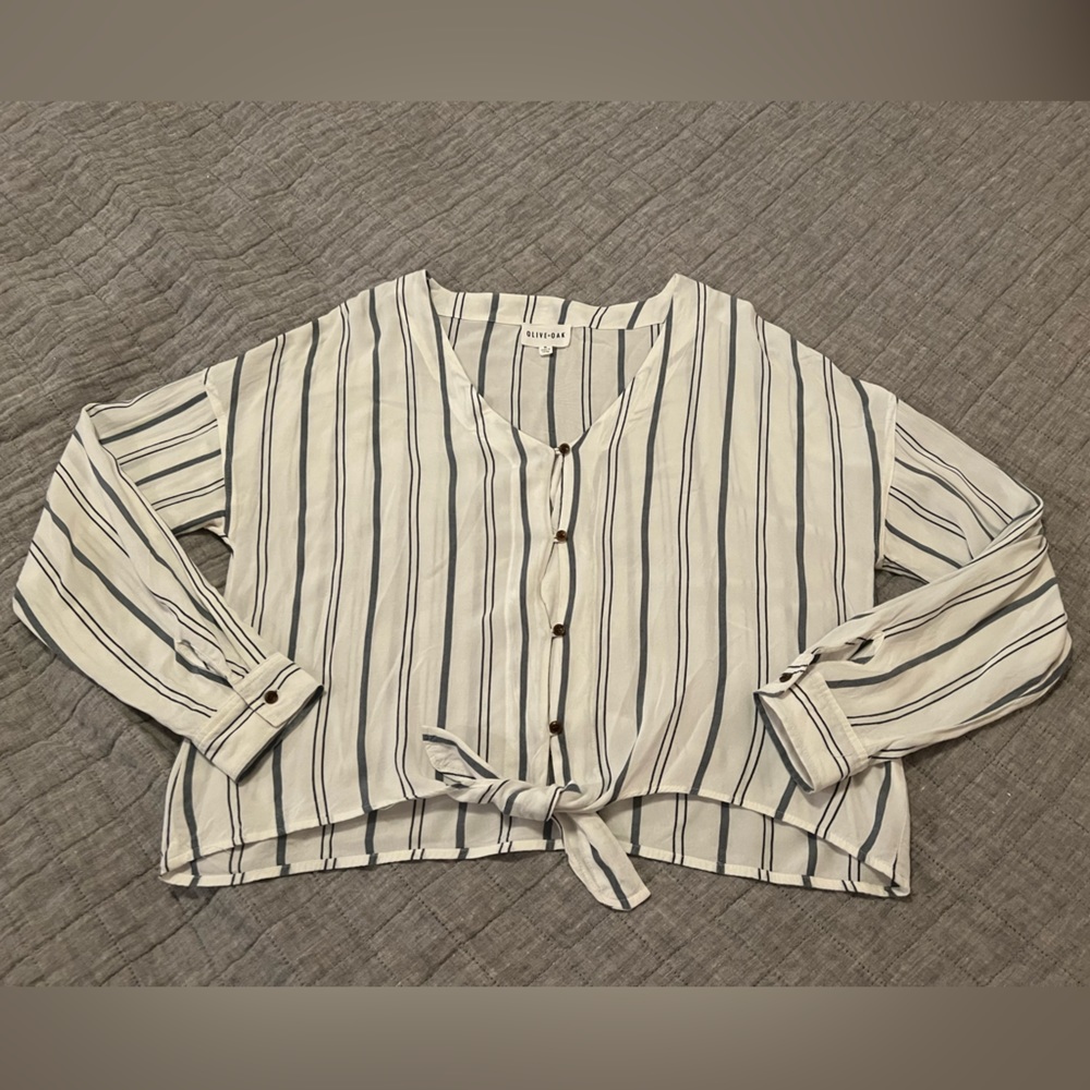 Olive & Oak tie front shirt, size M